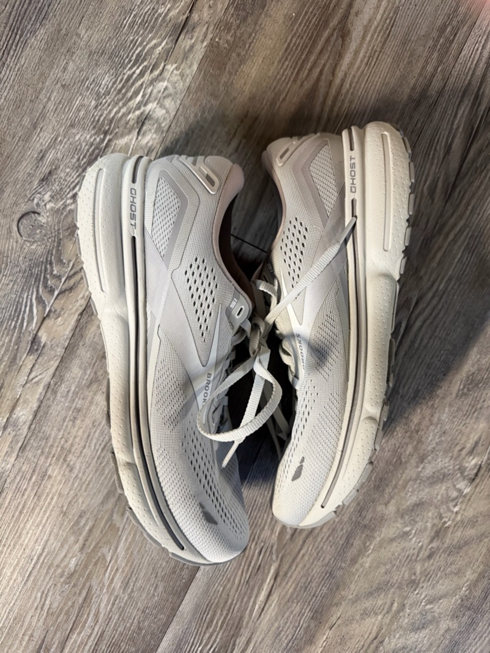 Brooks Shoes - Picture 6 of 8